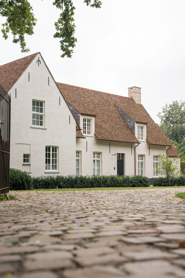 Landelijke villa met bijpassend buitenschrijnwerk